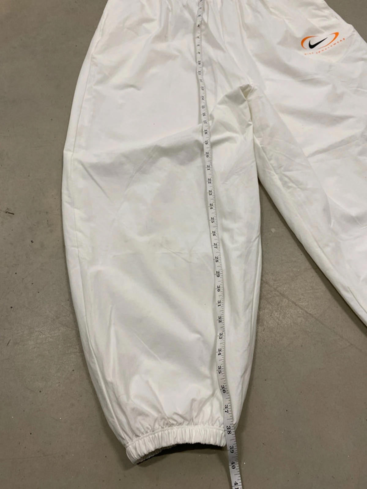 Nike Sportswear baggy shell XL joggers white