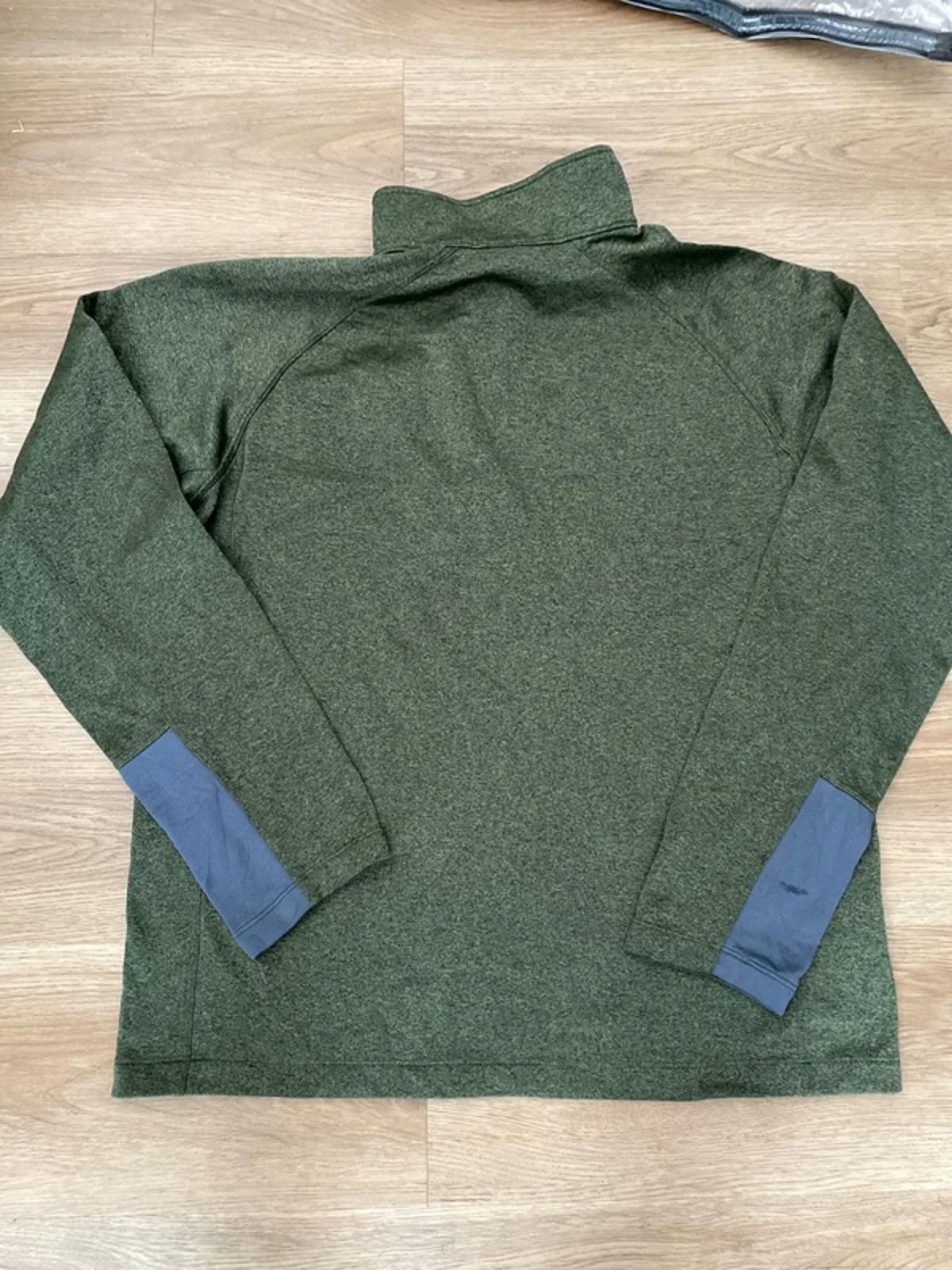 The North Face mens 1/4 zip green sweater/top large
