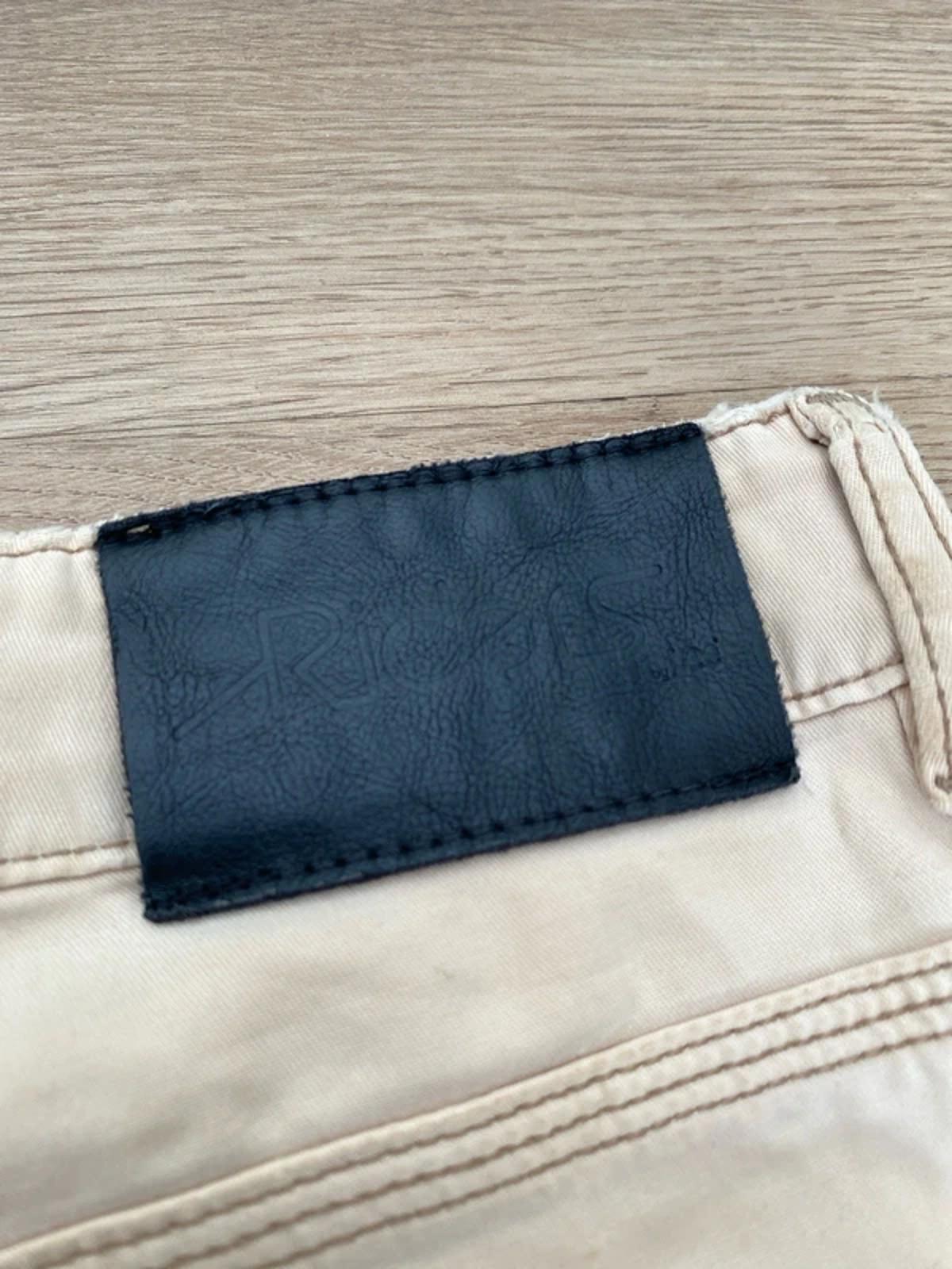 Lee Riders Shorts size 34 creamy/beige colour