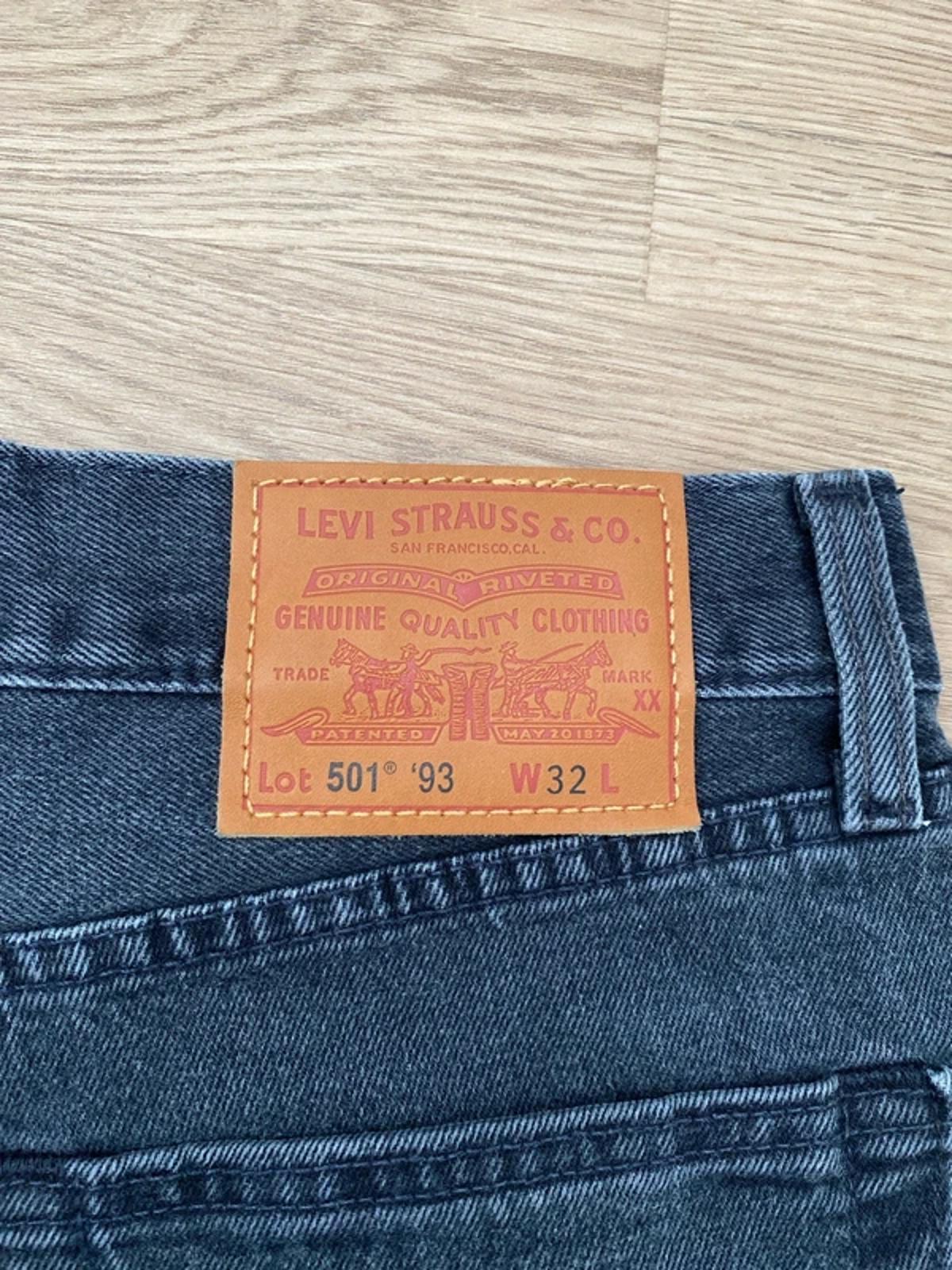 Levis Strauss 501’s jeans cut down shorts size size 32