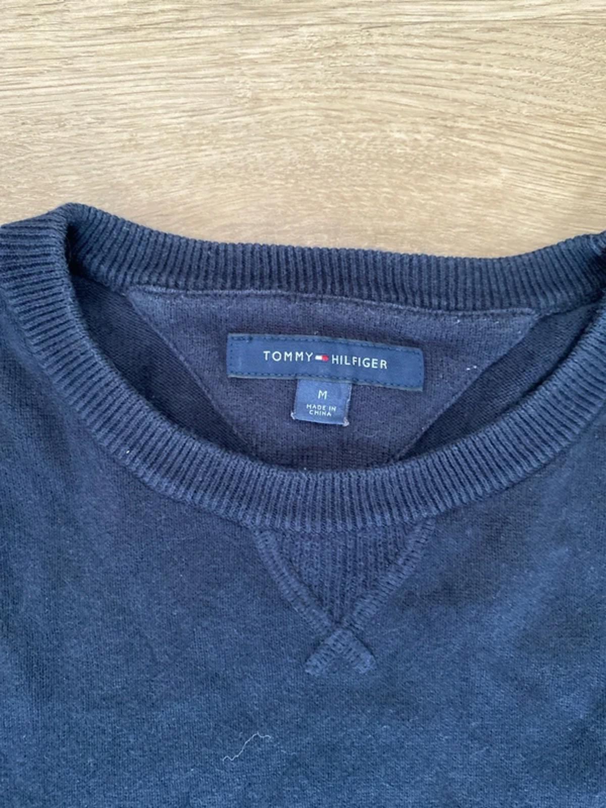 Tommy Hilfiger lightweight sweater medium red/white/blue