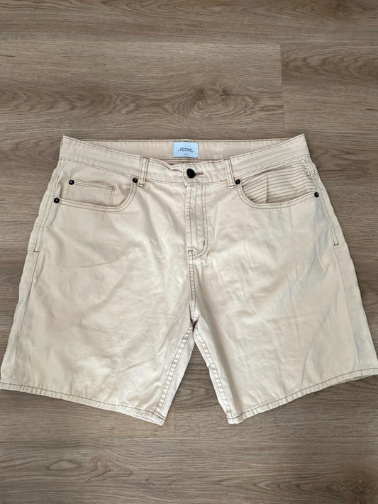 Lee Riders Shorts size 34  creamy/beige colour