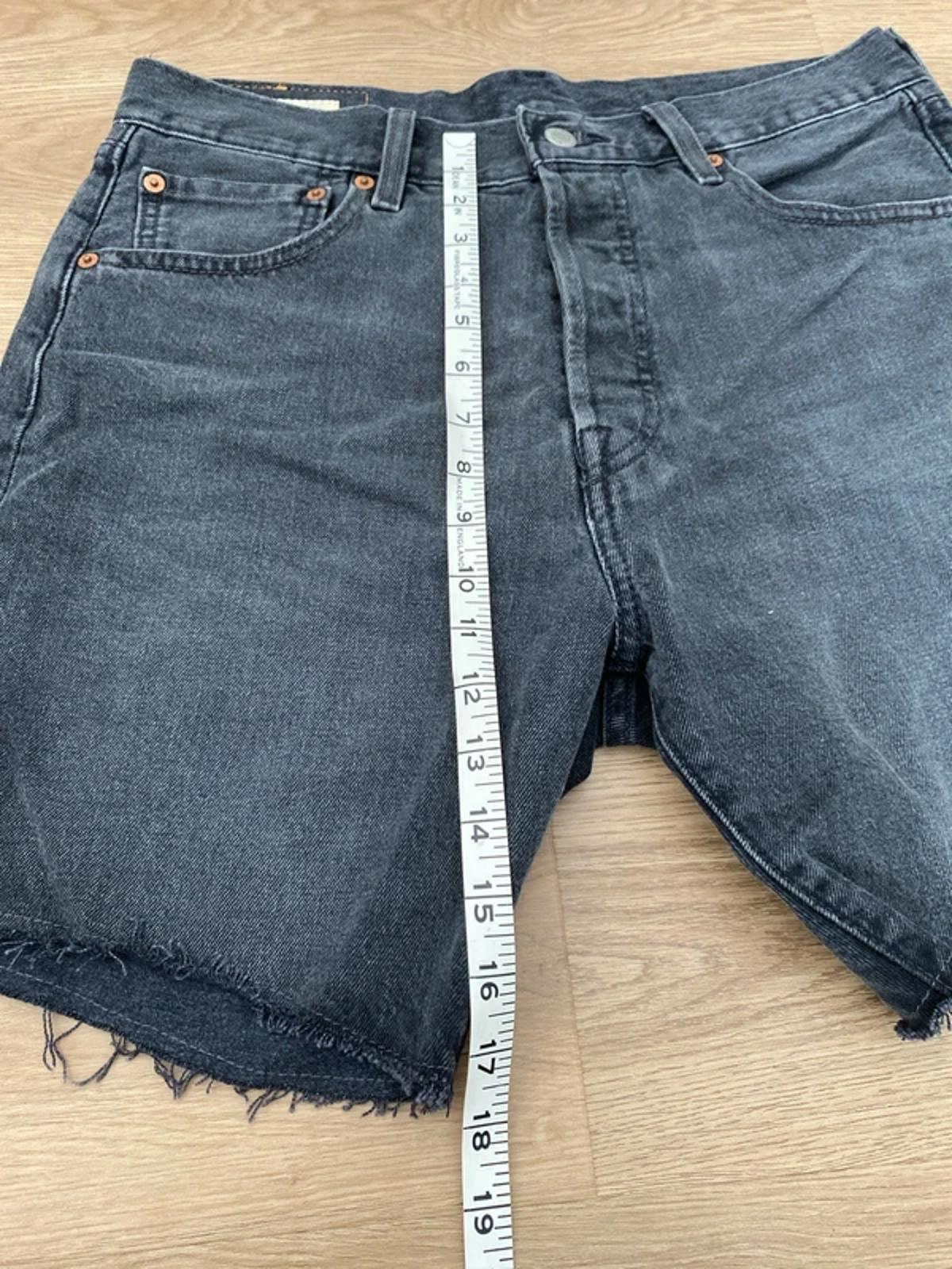 Levis Strauss 501’s jeans cut down shorts size size 32