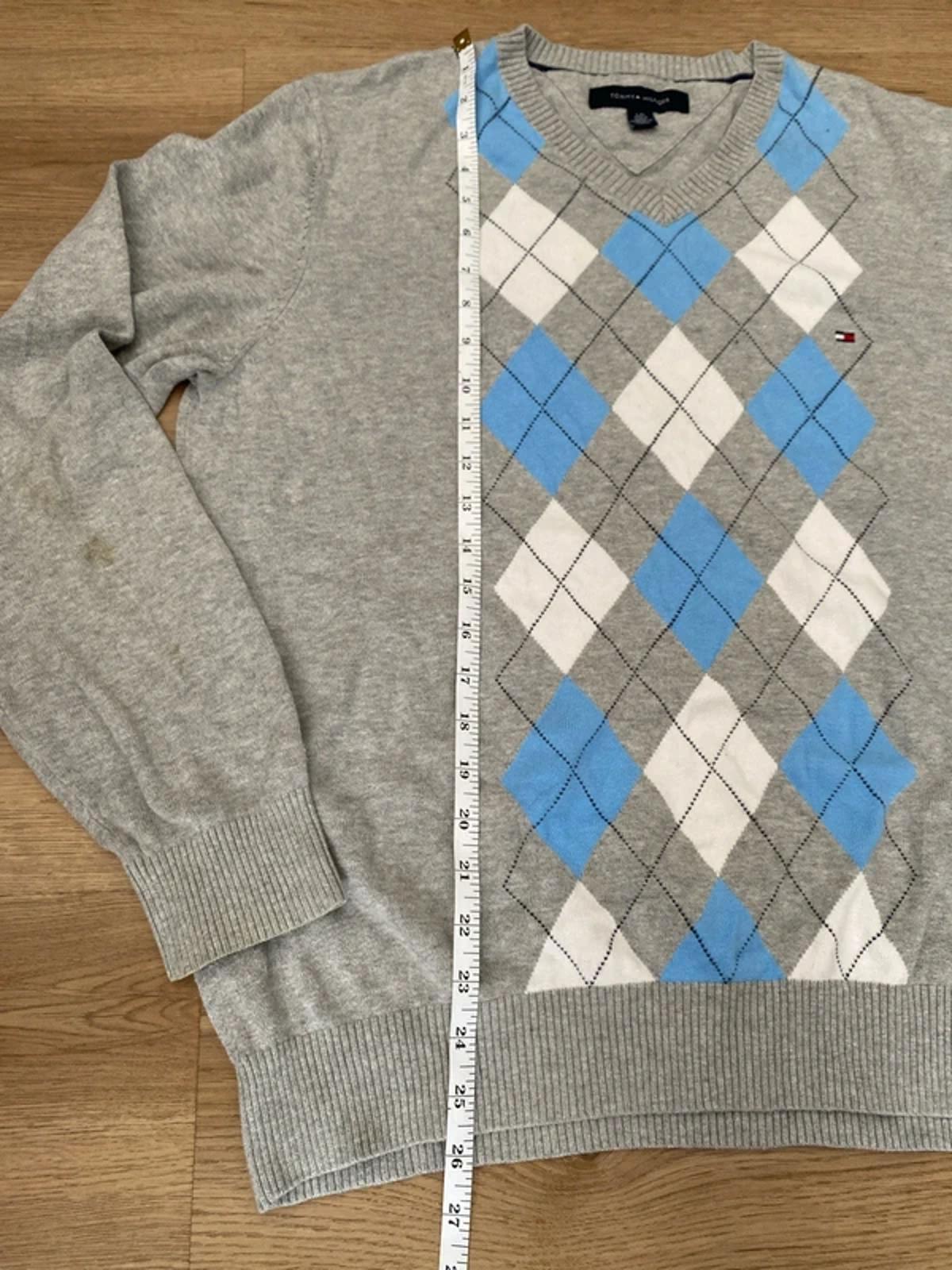 Tommy Hilfiger Grey v neck sweater large