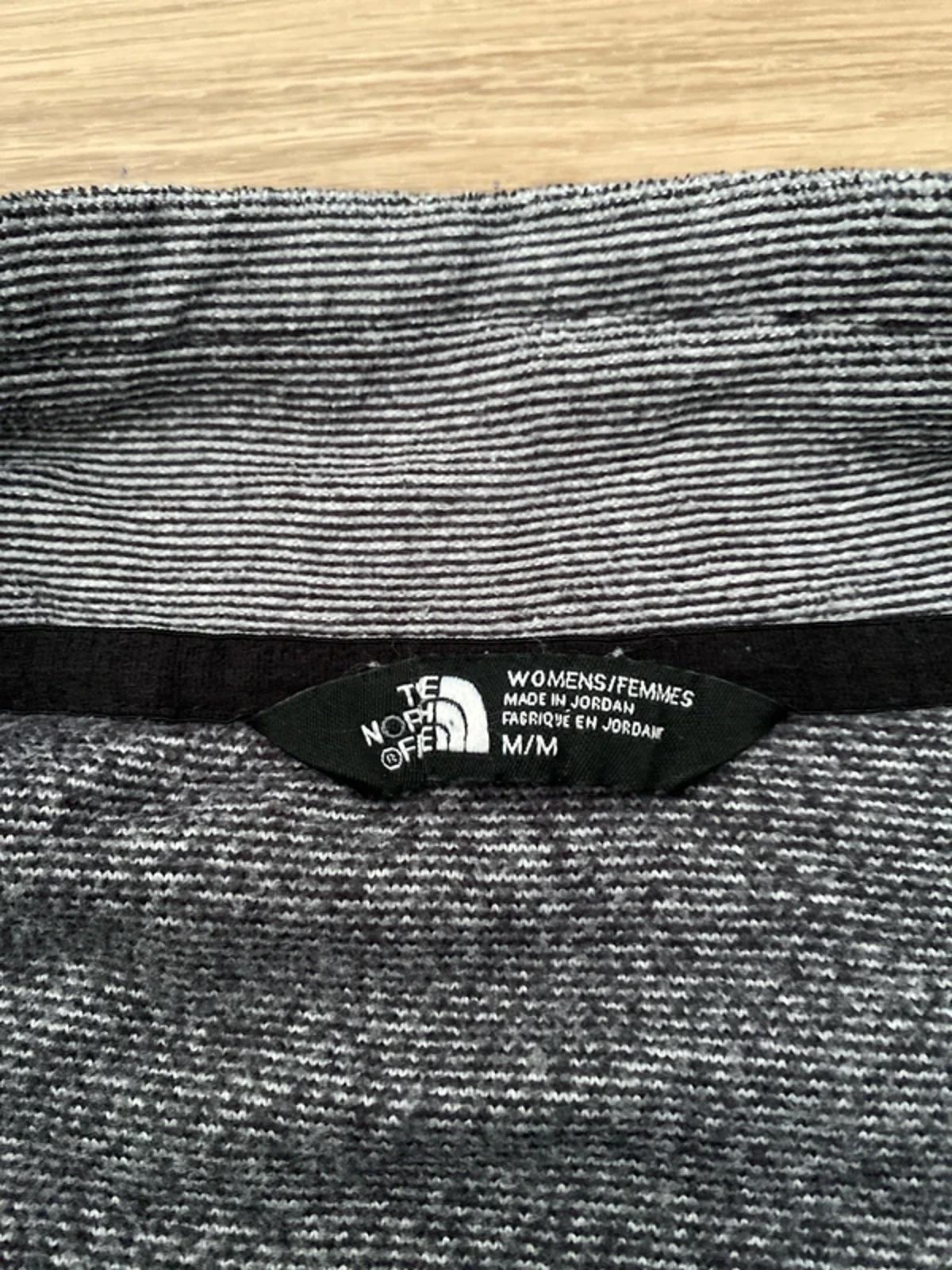 The North Face 1/4 zip sweater grey flecked medium women’s
