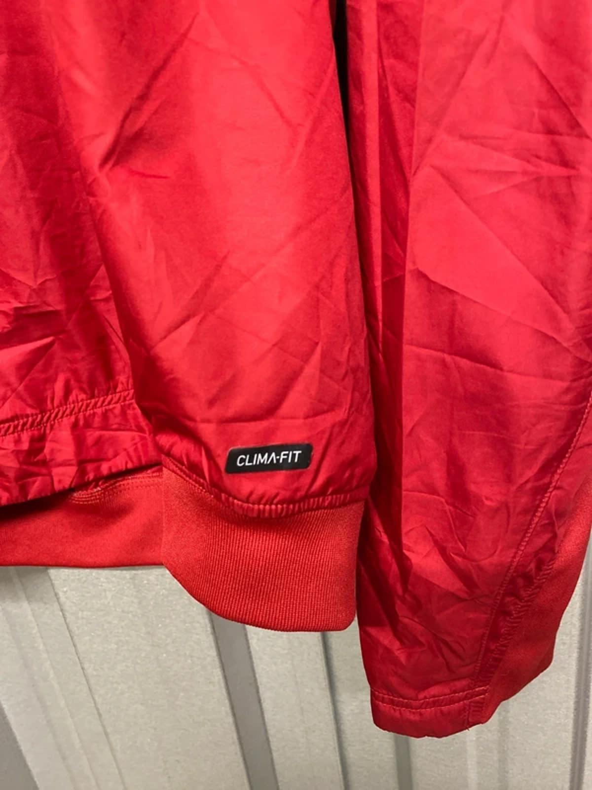 Nike climafit  red xl. Shell type windbreaker top