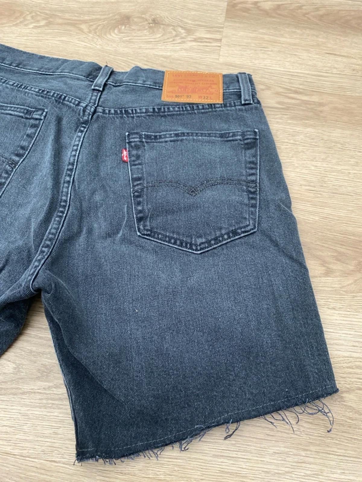 Levis Strauss 501’s jeans cut down shorts size size 32