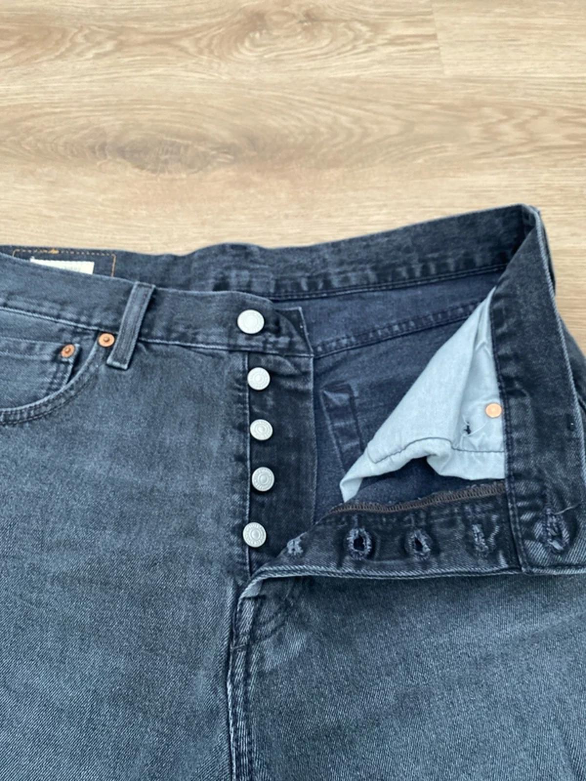 Levis Strauss 501’s jeans cut down shorts size size 32