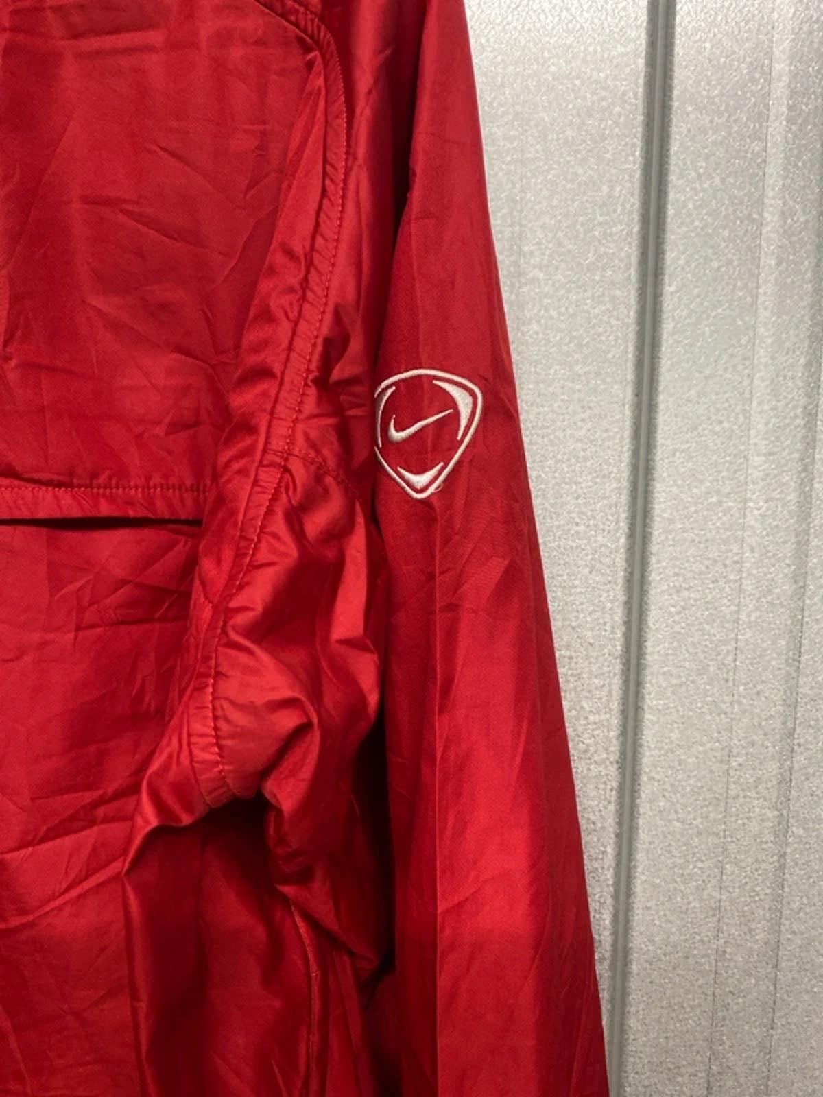 Nike climafit  red xl. Shell type windbreaker top