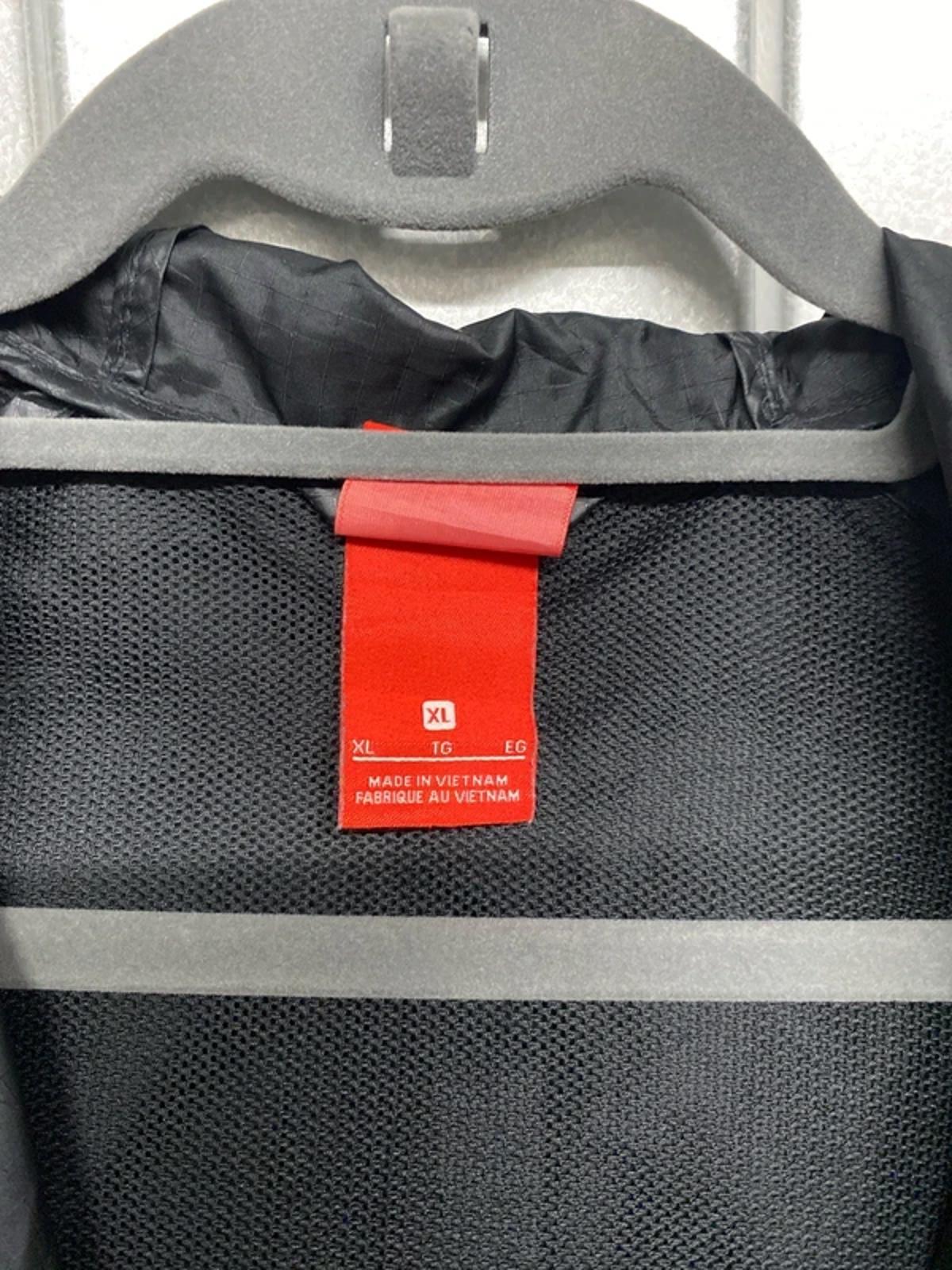 Nike windbreaker black and white large