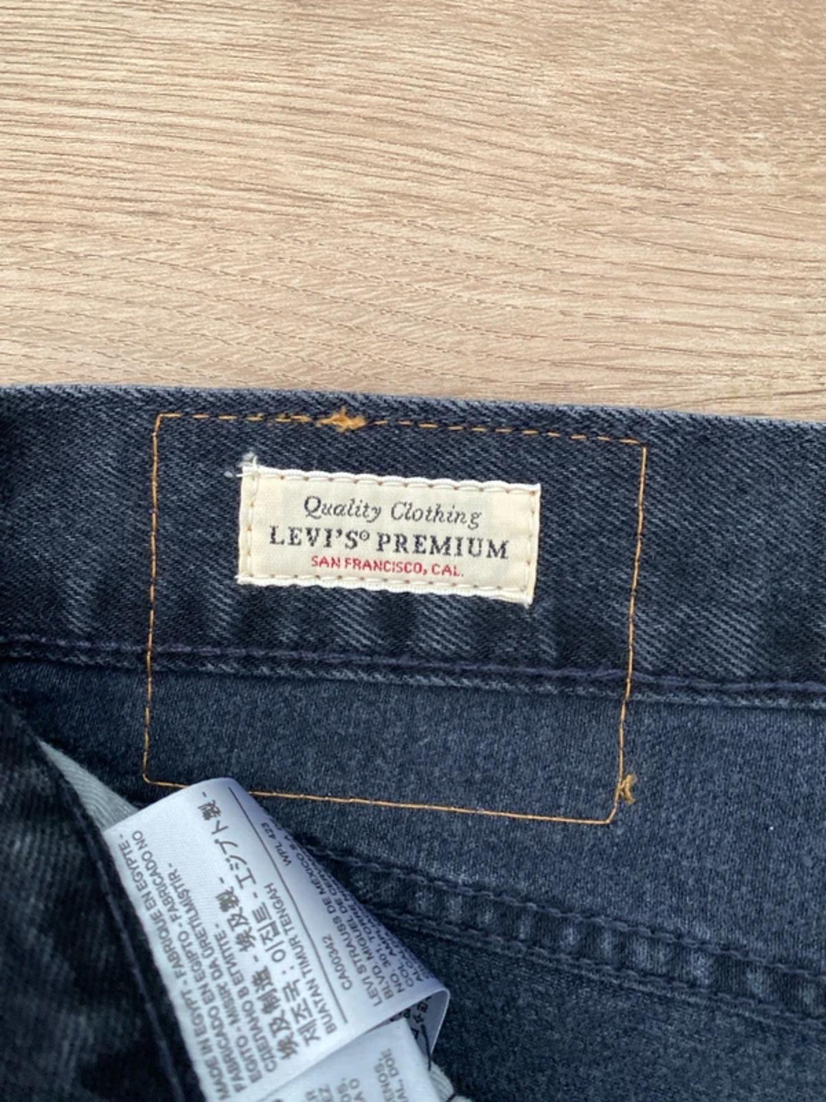 Levis Strauss 501’s jeans cut down shorts size size 32