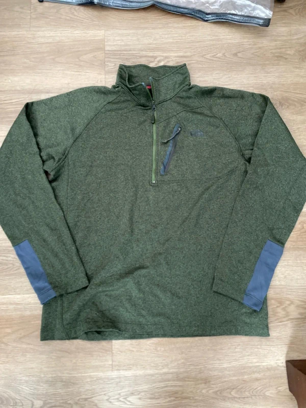 The North Face mens 1/4 zip green sweater/top large