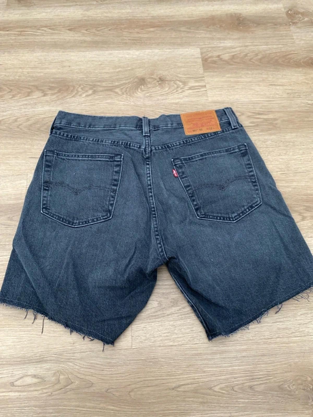 Levis Strauss 501’s jeans cut down shorts size size 32
